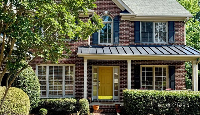 Beautiful, mediterranean-style, not-so-big home, w/ open layout & prime location