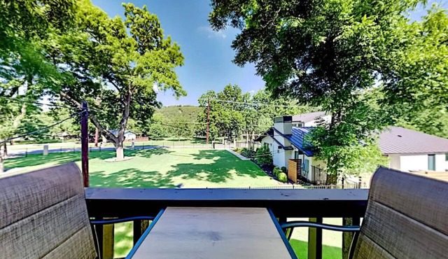 Beautiful Mid-Century Modern Lakehouse