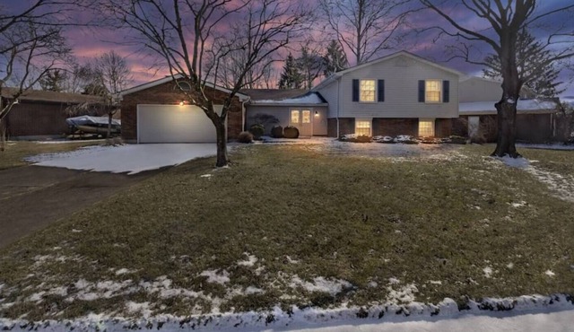 Beautiful Middletown Manor: Cozy 4 Bed / 3 Bath