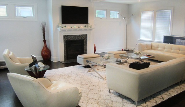 Beautiful, Mint, CLEAN, Spacious Inside and Out