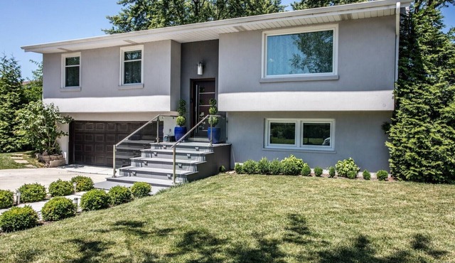 Beautiful Modern 4 bedroom/3bath Retreat