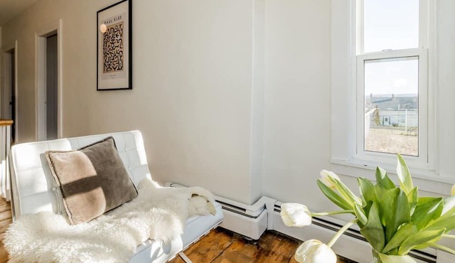 Beautiful modern century home overlooking the Annapolis River