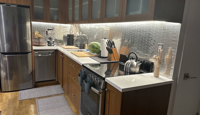 Beautiful modern apartment with free parking