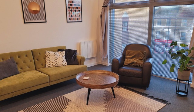 Beautiful Modern Flat Near Station, London