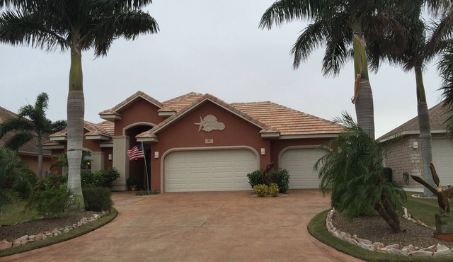 Beautiful, modern home on golf course near South Padre Island