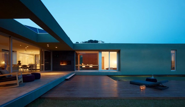 BEAUTIFUL MODERN HOUSE near the sea with mountain views