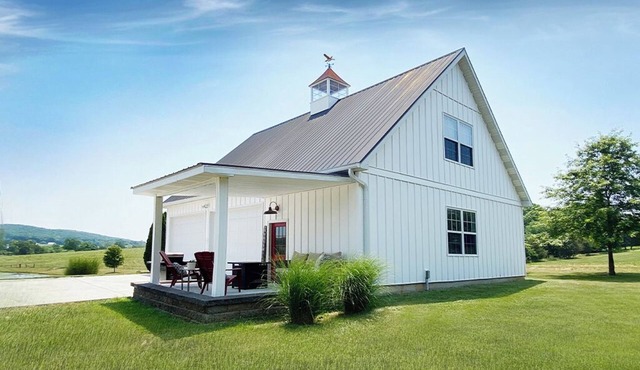 Beautiful Modern Loft In Wine Country!