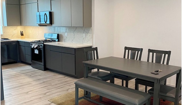 Beautiful Modern Open Floor Plan 2 Bedroom 2 Bath