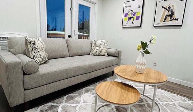 Beautiful Modern Two Bedroom Apartment
