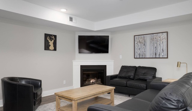 Beautiful & Modern 1-Bedroom Apartment in the Heart of Ellicottville!