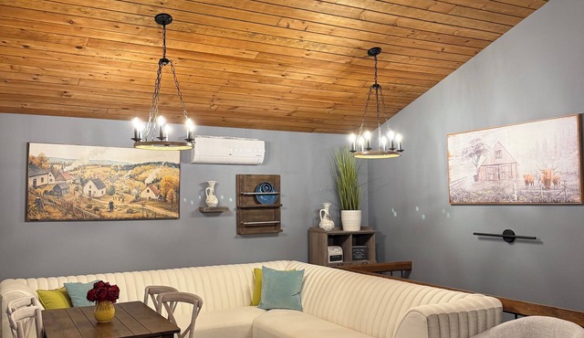 Beautiful Modern House in Heart of the Poconos!