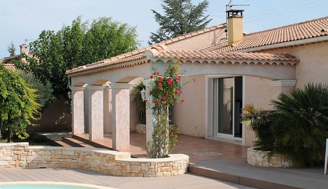 Beautiful modern villa with spacious pool within walking distance of the village