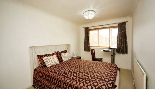 Beautiful Modren KingSize Bed Room