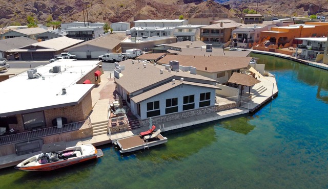Beautiful Moovalya Keys Waterfront - 3 bed/3 bath with boat dock