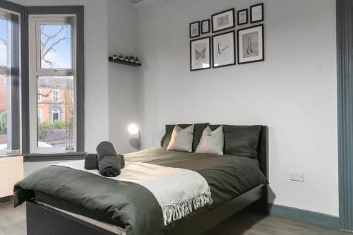 Beautiful Moseley Studio - 1