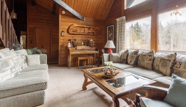 Beautiful Mountain and River View Front Chalet