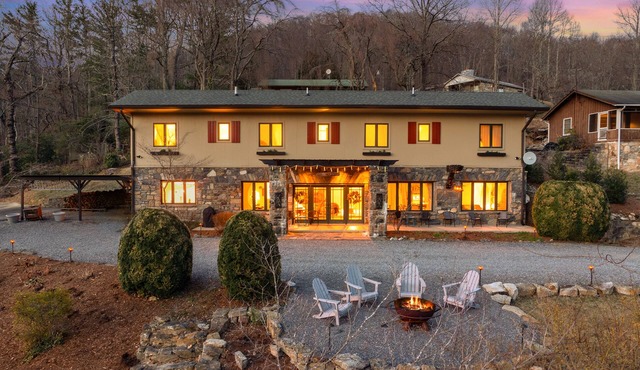 Beautiful mountain home near Asheville, Lake Lure and Chimney Rock area