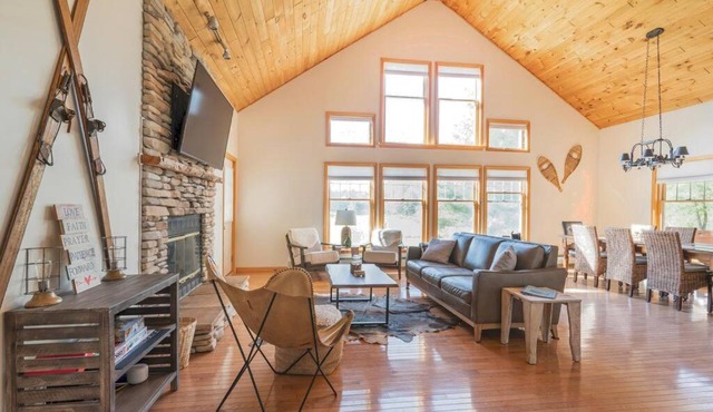 Beautiful mountain home with gorgeous meadow views