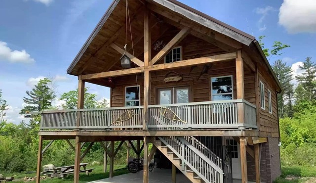 Beautiful Mountain Lodge on 32 Private Acres - Real Privacy!