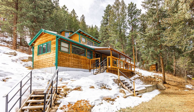 Beautiful Mountain Retreat only 15 minutes from Boulder CO