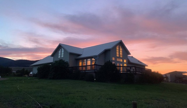 BEAUTIFUL MOUNTAIN RETREAT IN THE GRASSHOPPER VALLEY