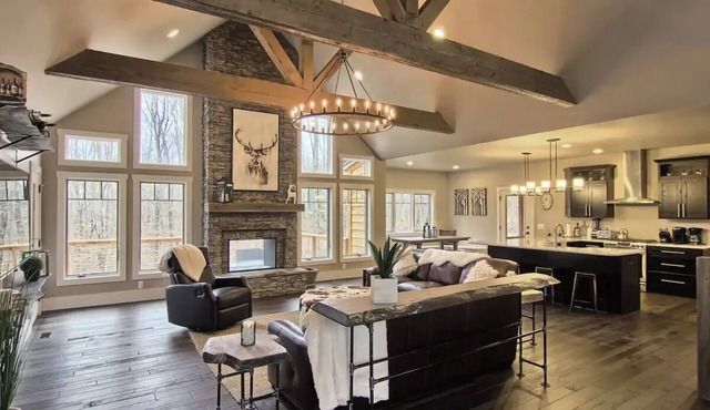 Beautiful Mountain Home, Ski In/Ski Out & Golf within Boyne Mountain Resort