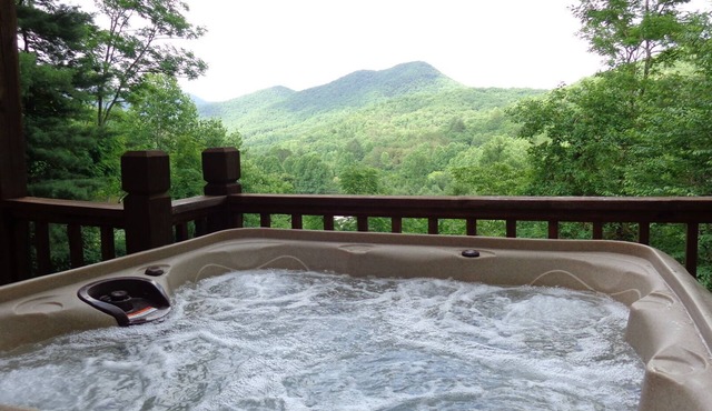 Beautiful Mountain Views Amid Wine Country-Hot Tub