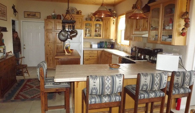 Beautiful Mountain Views on Loghill Mesa. Stay 7 nights, get 13 % discount. nn