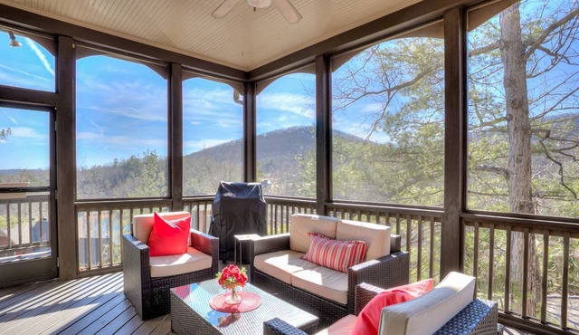 Beautiful mountain views in Big Canoe - Camp Paws