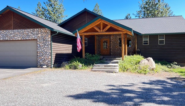 Beautiful Mt.Shasta View Home on large Acreage