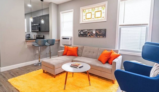 Beautiful Mural Apartment