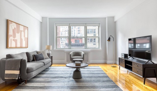 Beautiful Murray Hill 2BR w/Gym, near Grand Central, by Blueground
