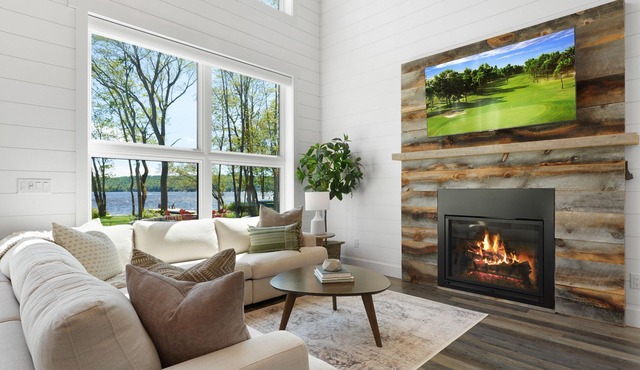 Beautiful Muskoka Cottage Lakehouse near Huntsville with Sauna