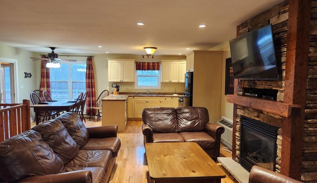 Beautiful Muskoka Cottage with Amenities on the Shores of Lake of Bays