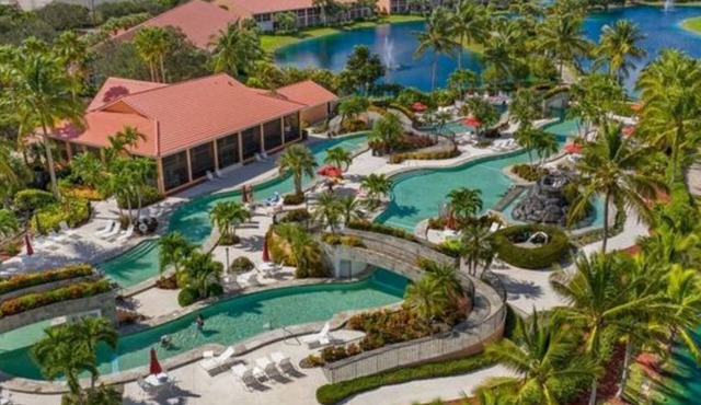 Beautiful Naples FL Condo w/Lazy River, Minutes to Marco Island/Naples Beaches