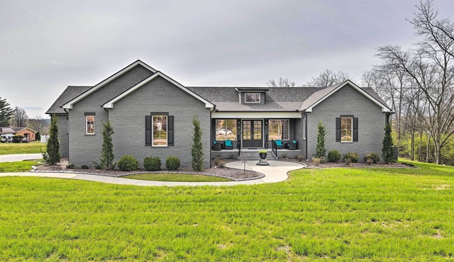 Beautiful Nashville Home Near Downtown w/Hot Tub!