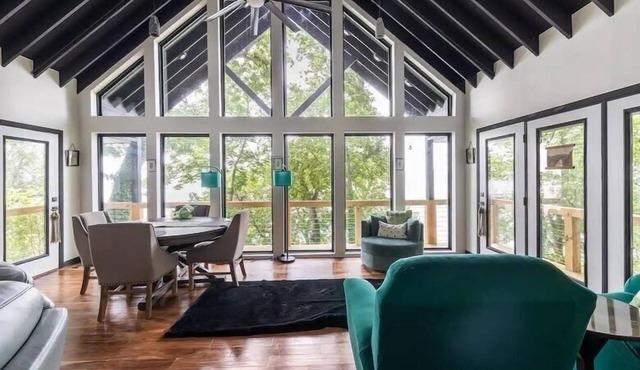 Beautiful Nashville Lake House, Kayaks INCLUDED!