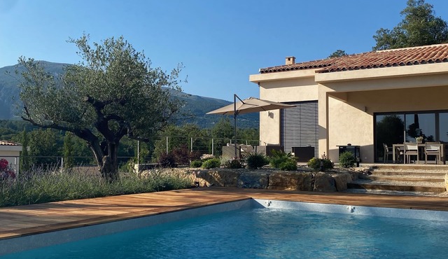 Beautiful new 180m2 villa with swimming pool terrace and 2500m2 wooded garden