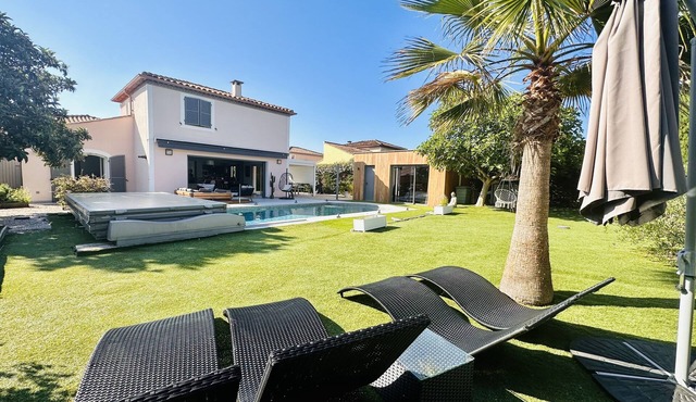 Beautiful Neo provencal Villa with its private pool in a secured domain