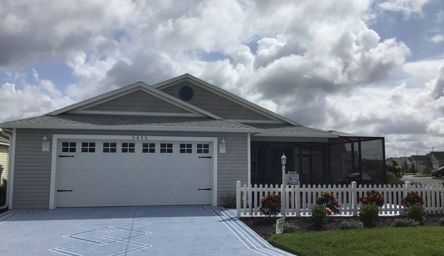 Beautiful New 2/2 Villa w/Golf Cart, BBQ, 2 Bikes, & WiFi!