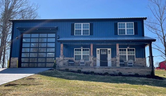 Beautiful NEW 4br 3 ba Barndaminium on Lake Cumberland