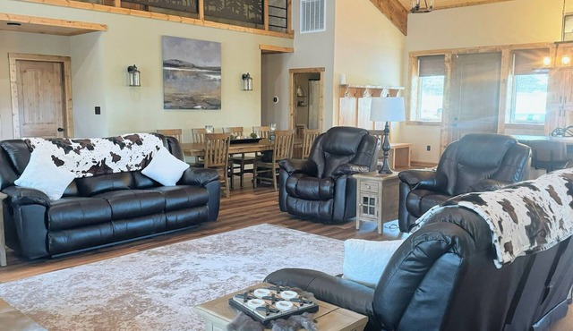 Beautiful new barndominium close to lake Ouachita, caddo river and camp ozark.