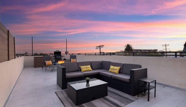 Beautiful New Building with stylish furnishings near Downtown & Hollywood