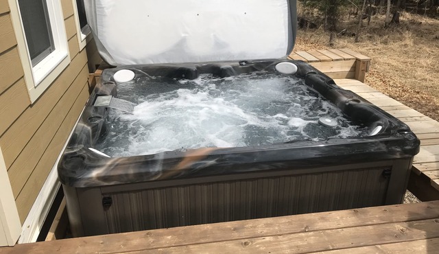 beautiful new cabin with lake access