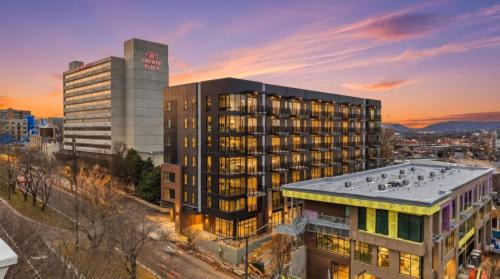 Beautiful New Construction Condo Downtown Knox