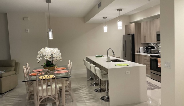 Beautiful new fully furnished condo just minutes from Sanibel/Captiva beaches!