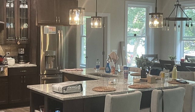 Beautiful New Gunn Lake Home