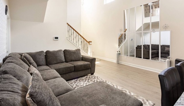 Beautiful New Home w/ Golf Course View