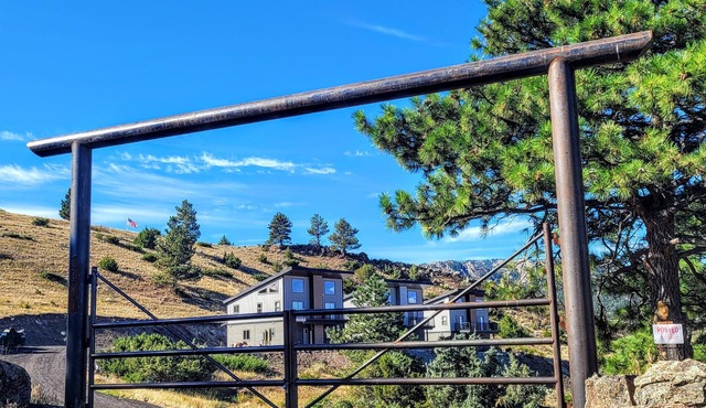 BEAUTIFUL NEW home with THE BEST VIEWS OF THE MISSOURI RIVER