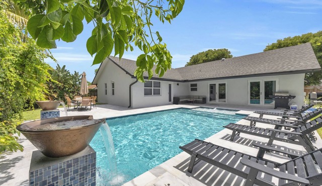 Beautiful new house in Delray with heated pool & game room. Close to boca!